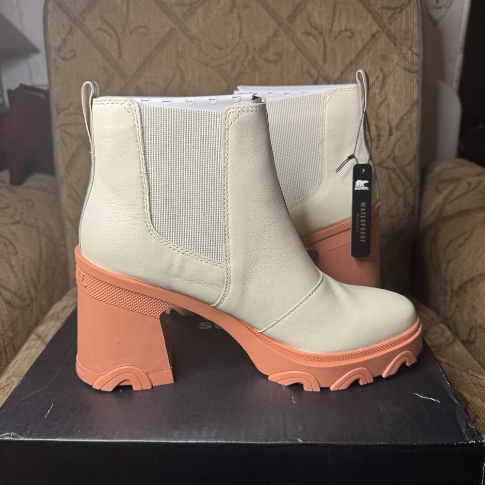 Sorel Women's Cream and Orange Boots - Picture 4 of 9